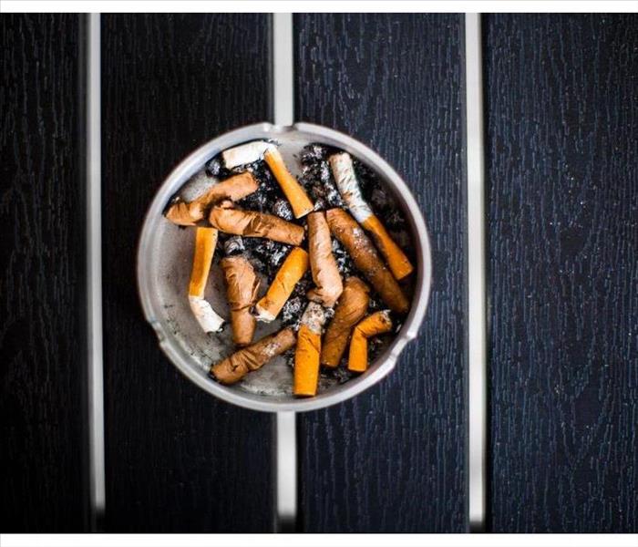 ashtray with cigarrete